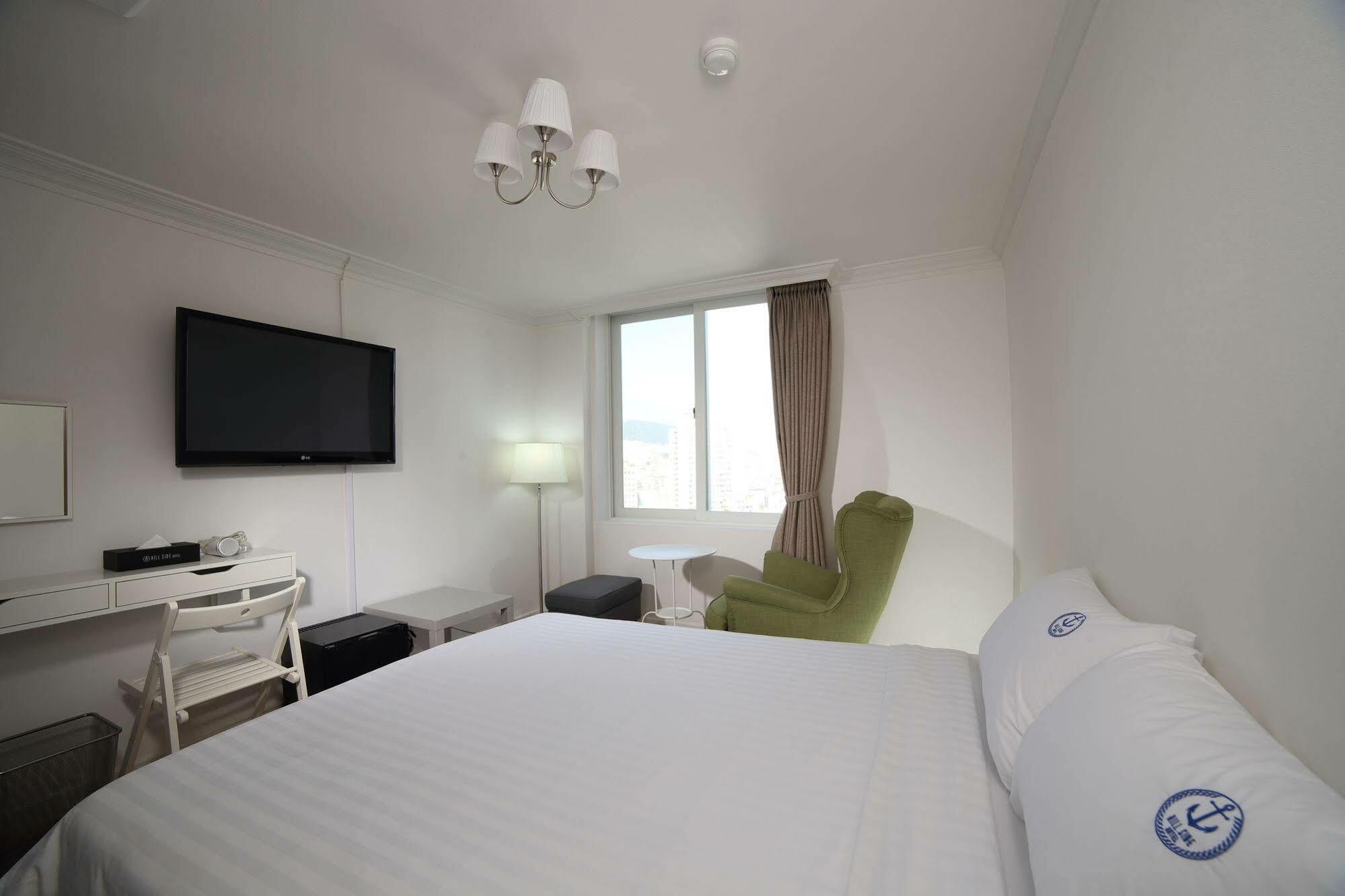 Hillside Hotel Busan Bagian luar foto