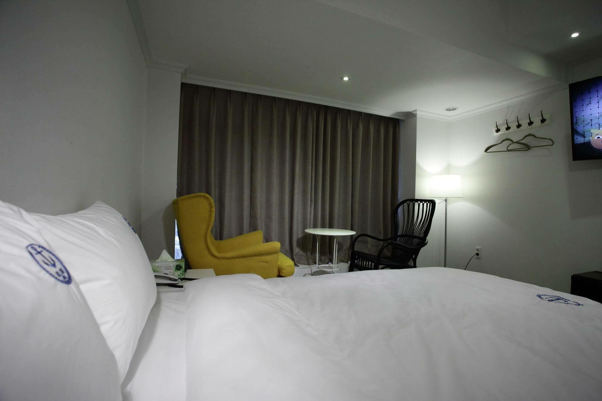 Hillside Hotel Busan Bagian luar foto