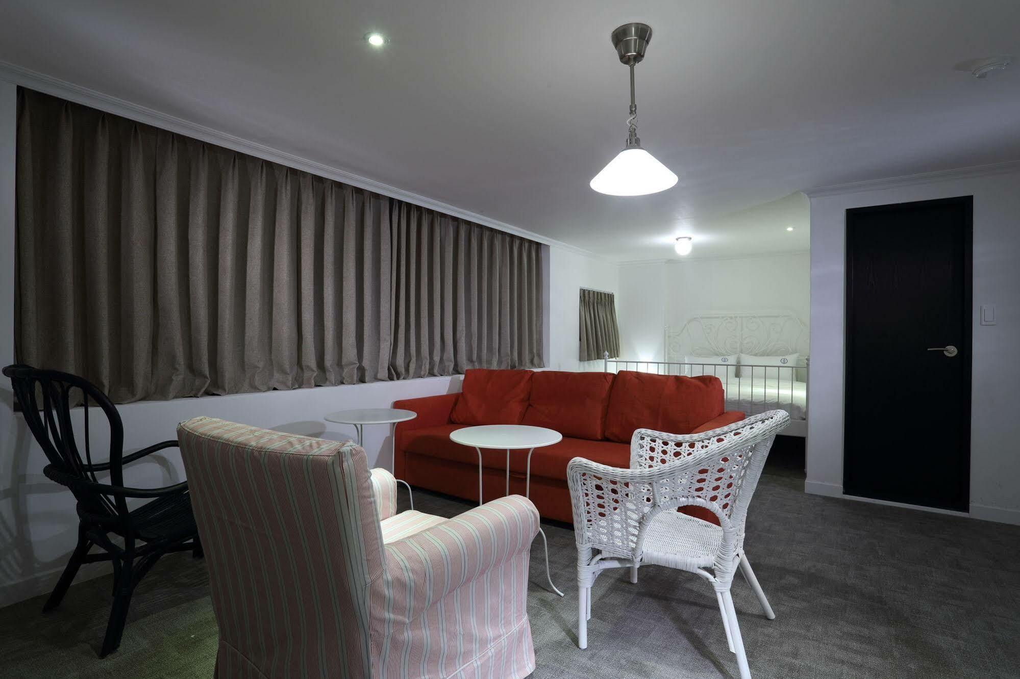 Hillside Hotel Busan Bagian luar foto
