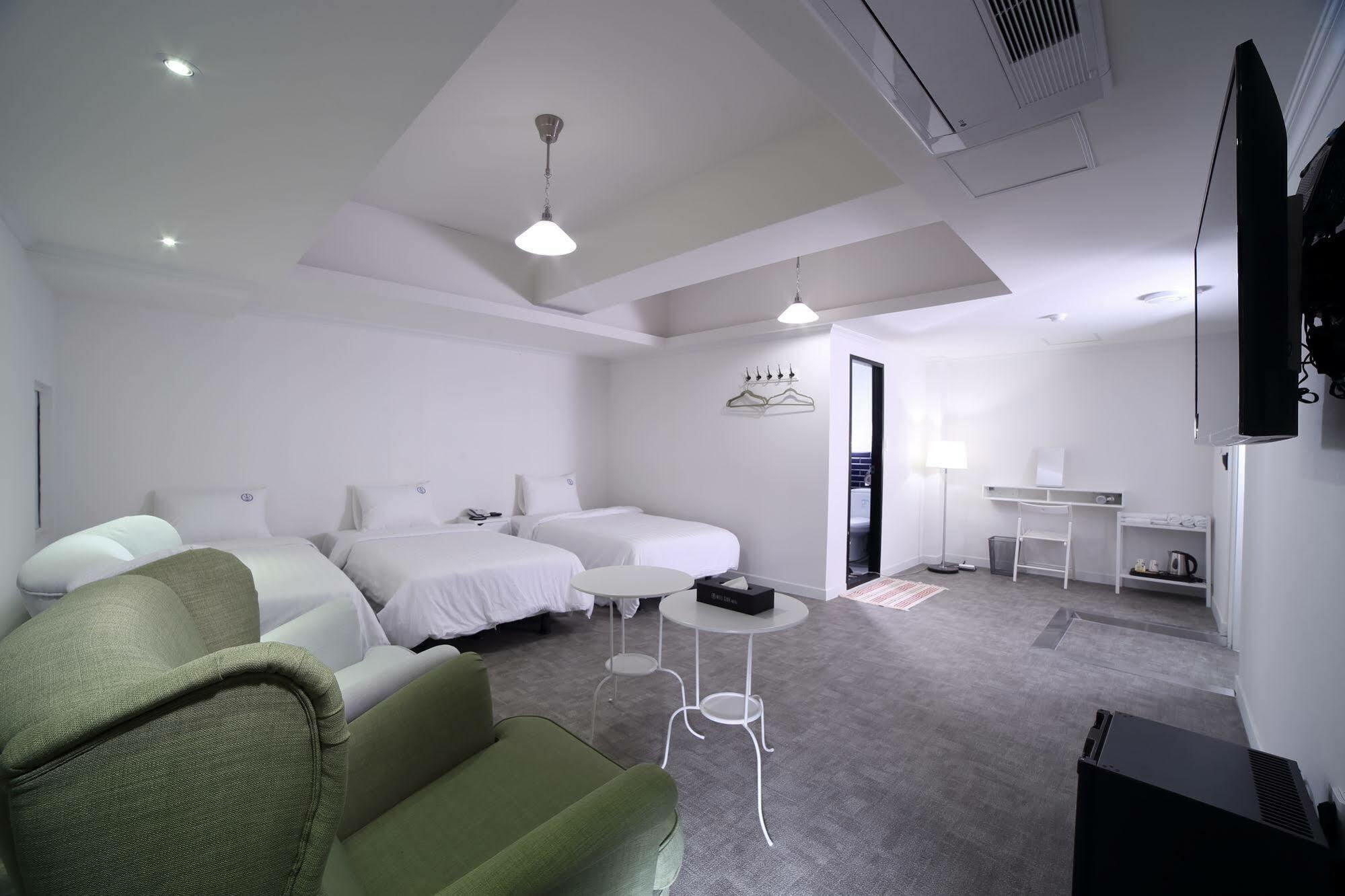 Hillside Hotel Busan Bagian luar foto
