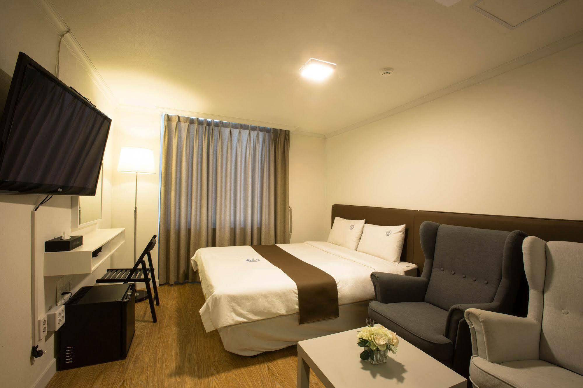 Hillside Hotel Busan Bagian luar foto