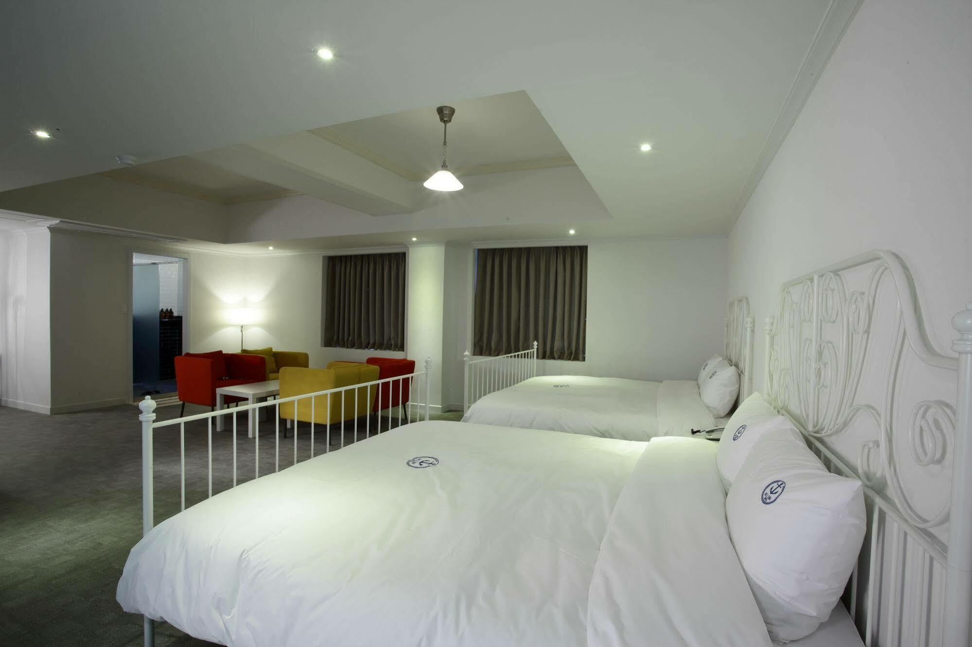 Hillside Hotel Busan Bagian luar foto