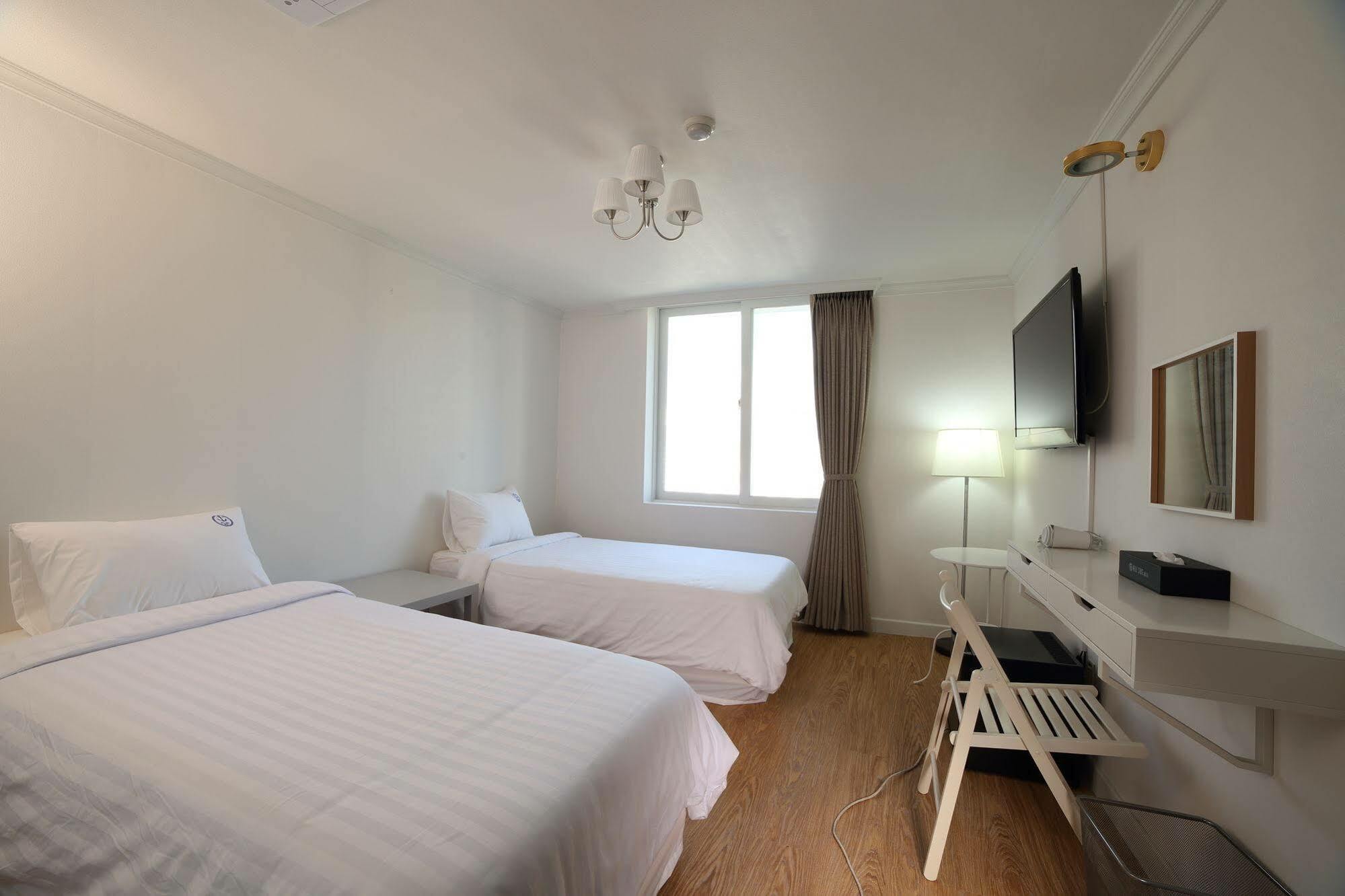 Hillside Hotel Busan Bagian luar foto
