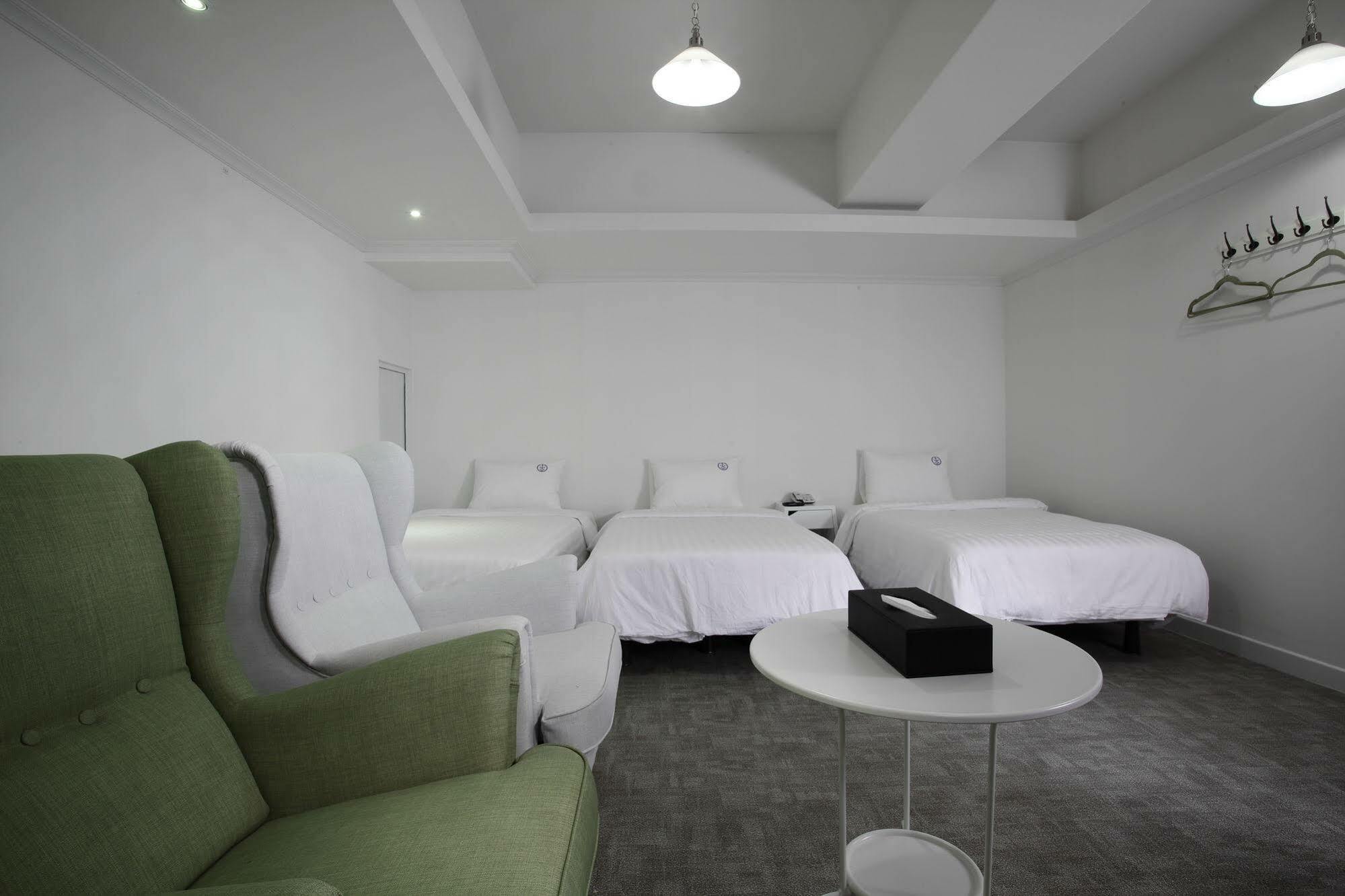 Hillside Hotel Busan Bagian luar foto